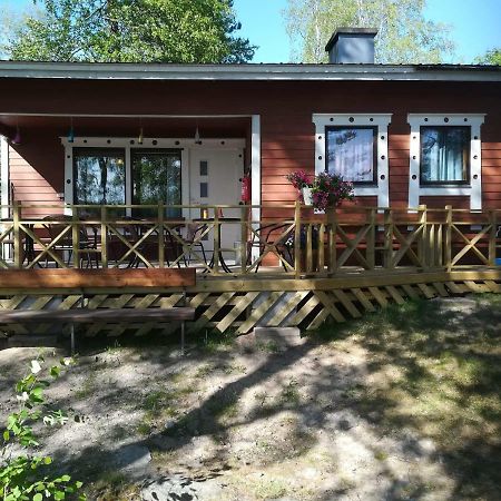 Pirttiniemen Lomakylae Hotel Muurasjarvi Bagian luar foto