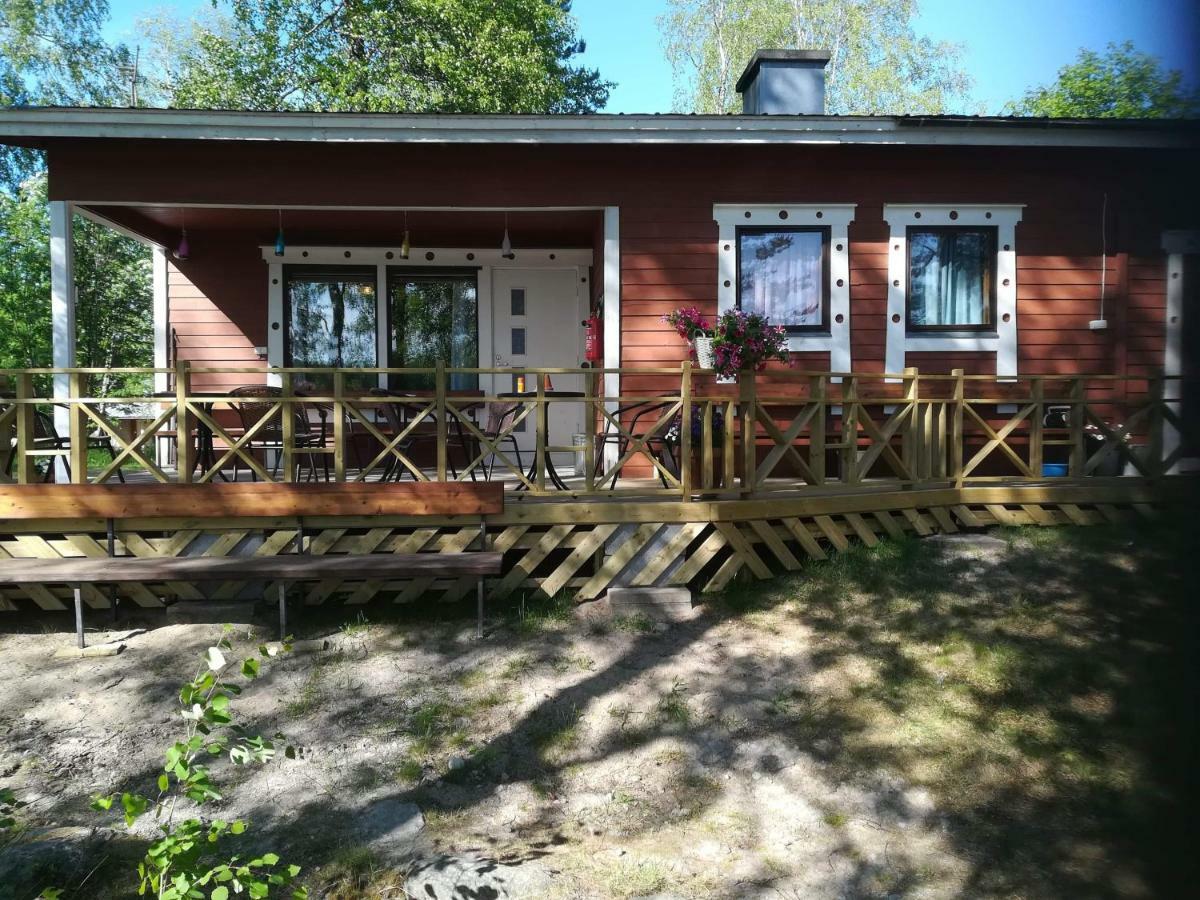 Pirttiniemen Lomakylae Hotel Muurasjarvi Bagian luar foto