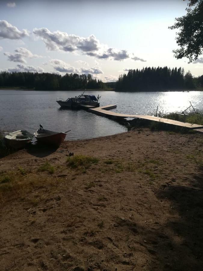 Pirttiniemen Lomakylae Hotel Muurasjarvi Bagian luar foto